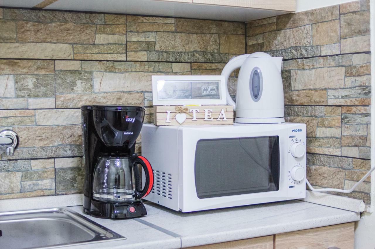 Deluxe Mitropoleos Apartment Tesalonika Bagian luar foto